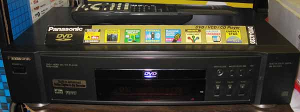 Panasonic A320 DVD Player with 10-bit video, 24-bit audio digital-to-analog conversion