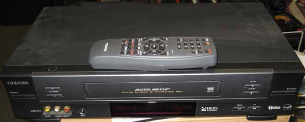 Toshiba W612 VCR4-Head Hi-Fi VCR USED